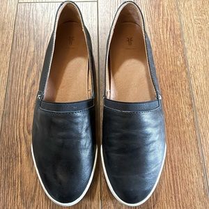 Frye Melanie Leather Slip-on in Black